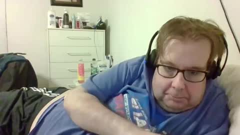 Snapshot of garyg930 chatting on October 25, 6:13 am Gary online show from October 25, 6:13 am