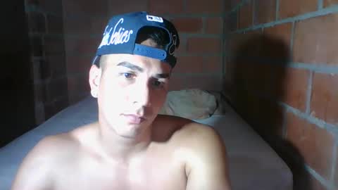 Snapshot of gattitosexy_95 chatting on September 30, 4:56 am gattitosexy_95 online show from September 30, 4:56 am