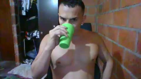 Snapshot of gattitosexy_95 chatting on February 21, 8:16 pm gattitosexy_95 online show from February 21, 8:16 pm