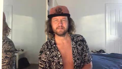 gcsurfer81 online show from March 2, 7:15 am