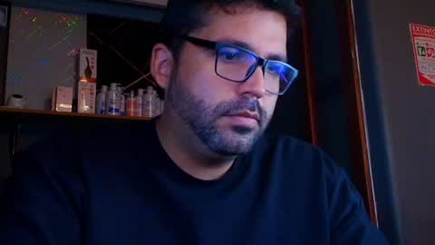 geeklatin88 online show from July 12, 8:39 am