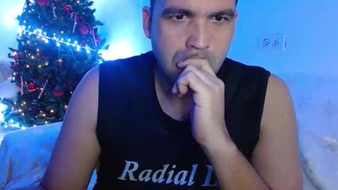 geeklatin88 online show from December 17, 6:31 am