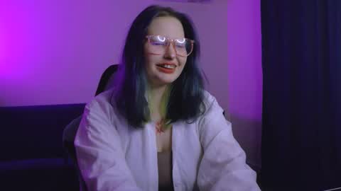 Snapshot of geistermadchen chatting on October 31, 7:03 pm Vi online show from October 31, 7:03 pm