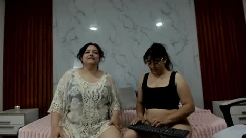 genesis_y_moon online show from June 5, 2:00 pm