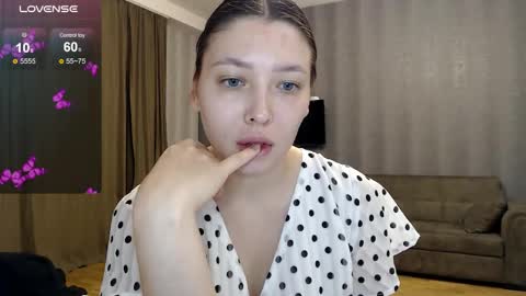genev__ievee online show from June 7, 5:07 pm