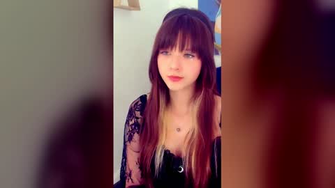 Alice online show from April 14, 7:39 pm