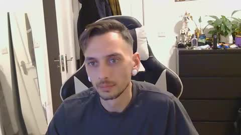 georgek0011 online show from April 7, 8:44 pm