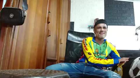 Snapshot of georgepervertscock chatting on October 14, 9:51 pm georgepervertscock online show from October 14, 9:51 pm