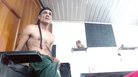 Snapshot of georgepervertscock chatting on October 6, 11:44 pm georgepervertscock online show from October 6, 11:44 pm