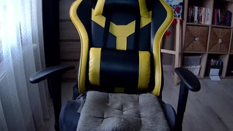 Melissa online show from November 21, 1:53 pm