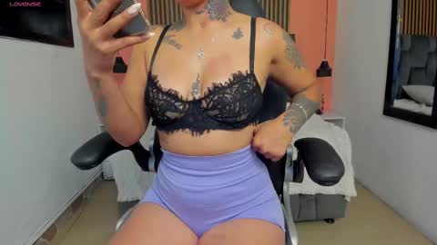 Snapshot of georgina_vega chatting on September 27, 2:20 am Georgina online show from September 27, 2:20 am