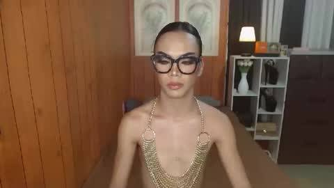 Snapshot of gerogoussidney chatting on October 14, 9:29 pm Sidneymorens online show from October 14, 9:29 pm