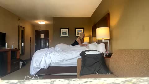 getitdaddyplease online show from April 2, 5:31 pm