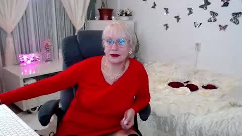 Snapshot of ghertrudequeen chatting on October 4, 3:37 am Ghertrudequeen online show from October 4, 3:37 am