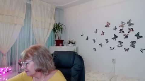 Snapshot of ghertrudequeen chatting on October 19, 8:08 am Ghertrudequeen online show from October 19, 8:08 am
