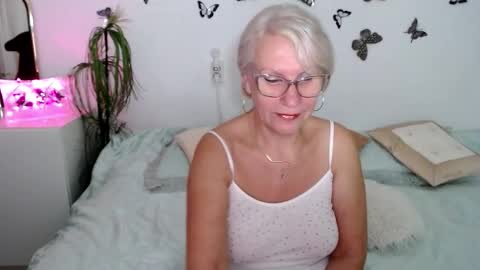 Snapshot of ghertrudequeen chatting on September 10, 3:29 am Ghertrudequeen online show from September 10, 3:29 am