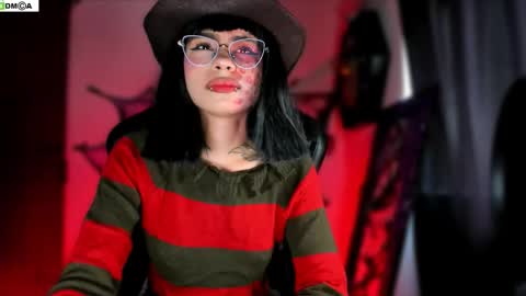 Sara online show from October 3, 6:38 pm