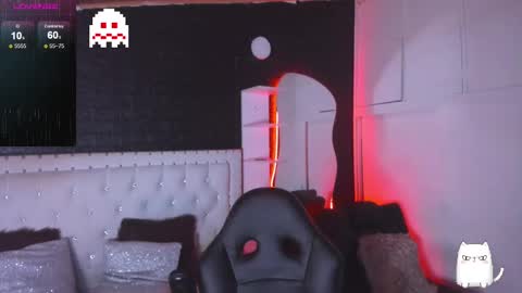 Allison  online show from February 24, 11:19 pm