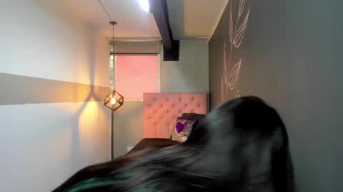 G I A  FOX online show from February 26, 12:16 pm