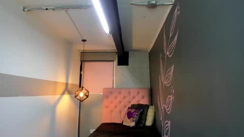 G I A  FOX online show from February 27, 12:46 am