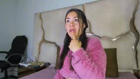 GiannaJohnson online show from November 5, 5:09 am