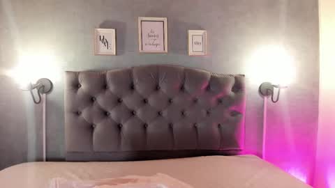 giannaslimjb online show from September 26, 3:58 am