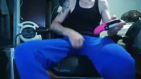 giantdick4u1991 online show from September 18, 8:35 pm