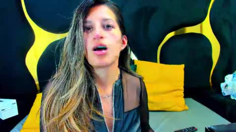 GiaRoussel online show from December 17, 6:14 pm