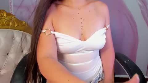 Gigi  online show from February 13, 1:14 pm