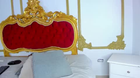 Gigi  online show from October 3, 2:14 pm