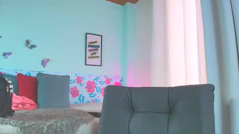 Snapshot of gigimiler8 chatting on October 27, 8:20 pm Sharlotte  online show from October 27, 8:20 pm