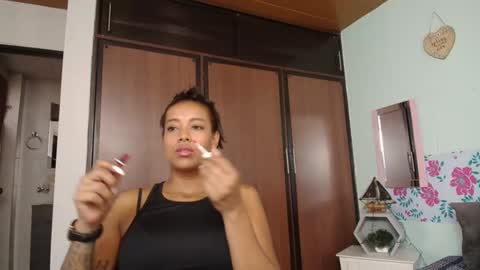 Snapshot of gigimiler8 chatting on December 5, 7:44 pm Sharlotte  online show from December 5, 7:44 pm