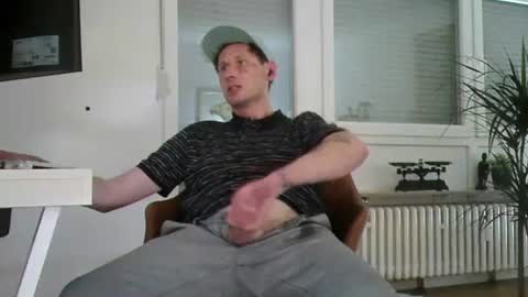 Sebastian online show from October 18, 7:18 pm