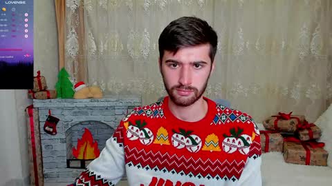 gilbertogonzales online show from December 7, 5:04 pm