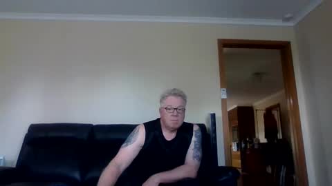 gimmmieoooo online show from September 14, 3:09 am