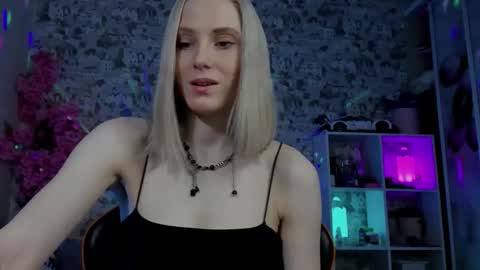 Gina online show from April 15, 2:04 am