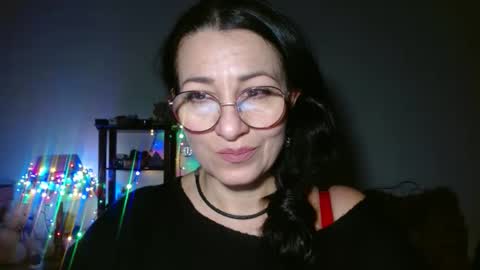 GinaONeon online show from February 15, 7:45 pm