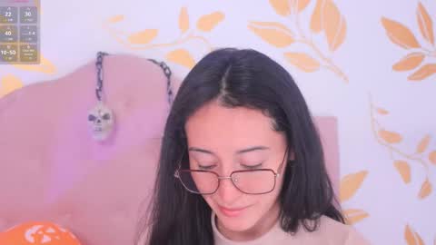 Snapshot of ginevra_esposito chatting on October 18, 2:10 pm Ginn online show from October 18, 2:10 pm