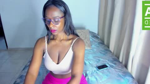 Snapshot of ginger_smil chatting on October 22, 12:18 pm Diana online show from October 22, 12:18 pm