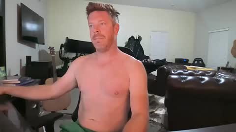 Snapshot of gingerzaddy chatting on October 14, 10:29 am gingerzaddy online show from October 14, 10:29 am