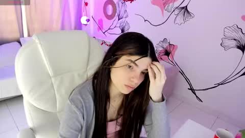 Kendall online show from February 23, 2:08 pm