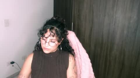giny_bean online show from April 11, 3:22 am