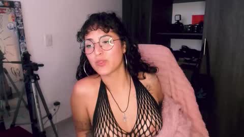 giny_bean online show from February 26, 11:24 am