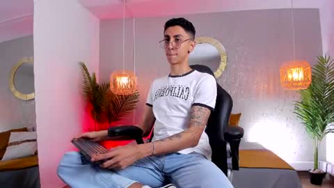 Gio Carangi online show from July 1, 3:04 am