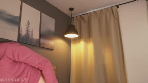 Nikki online show from November 21, 2:48 pm