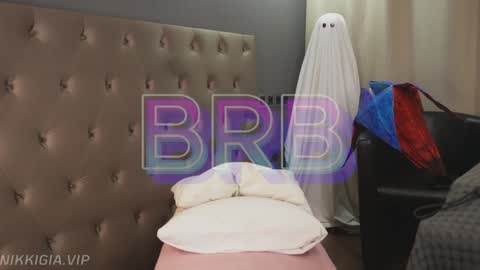 Nikki online show from October 31, 5:13 pm