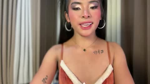 queen ronna online show from April 19, 7:53 am