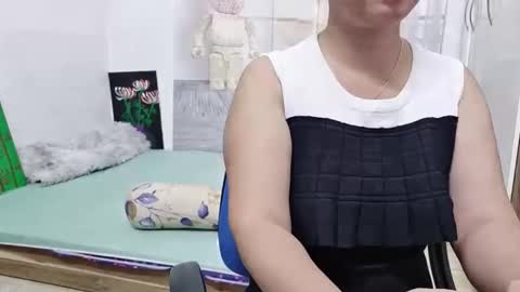 Snapshot of girlhanoi chatting on September 30, 9:09 am girlhanoi online show from September 30, 9:09 am