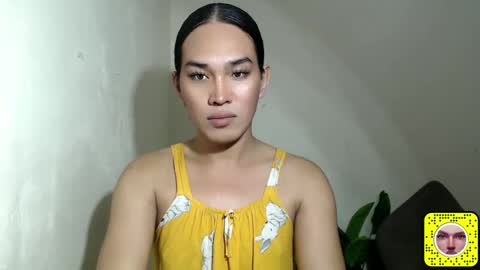 Rhaine online show from December 3, 1:38 pm