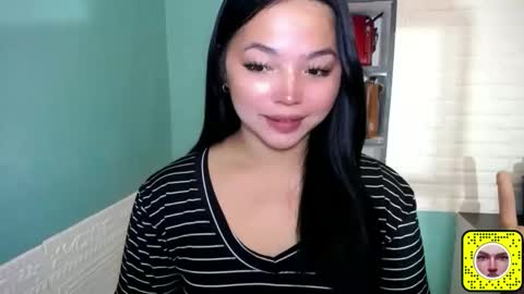 Rhaine online show from March 25, 5:52 pm